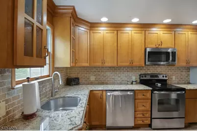 14 Justine Pl, Roxbury Township, NJ 07876 - Photo 12