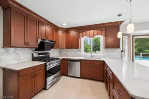 5 Glen Ridge Dr, Washington Township, NJ 07853 - Photo 14