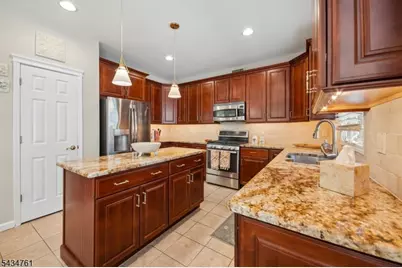 38 Constitution Way, Franklin Township, NJ 08873 - Photo 20