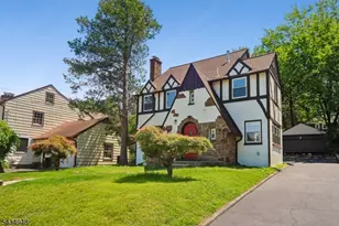 6 Norfolk Ave, Maplewood Twp., NJ 07040 - Photo 2