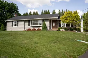 6 Hillside Ln, Holland Township, NJ 08848 - Photo 2