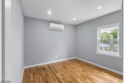 8 Germantown Ave, Edison, NJ 08817 - Photo 18