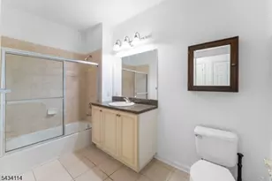 636 Sophee Ln, Lakewood Twp., NJ 08701 - Photo 18