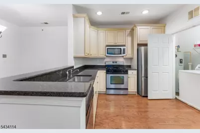 636 Sophee Ln, Lakewood Twp., NJ 08701 - Photo 14