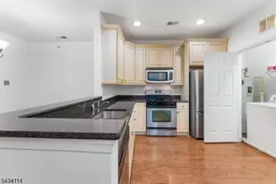 636 Sophee Ln, Lakewood Twp., NJ 08701 - Photo 14