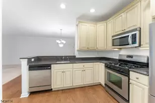 636 Sophee Ln, Lakewood Twp., NJ 08701 - Photo 12