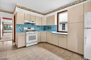 319 Paterson Ave, East Rutherford, NJ 07073 - Photo 10