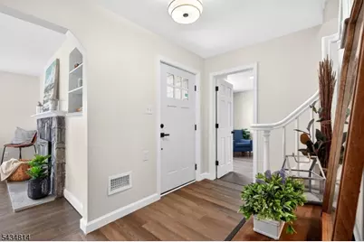 160 Elmwood Ave, Union Township, NJ 07083 - Photo 2