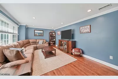 44 Nestlingwood Drive, Washington Township, NJ 07853 - Photo 6