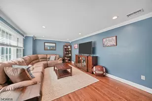 44 Nestling Wood Dr, Washington Township, NJ 07853 - Photo 6
