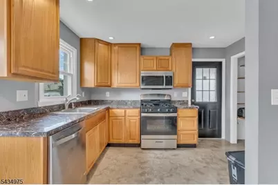15 Winston Dr, Woodbridge Township, NJ 07095 - Photo 10