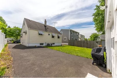 210 Buchanan St, Linden, NJ 07036 - Photo 18