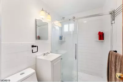 210 Buchanan St, Linden, NJ 07036 - Photo 10