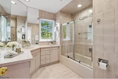 23 Hadrian Dr, Livingston, NJ 07039 - Photo 32