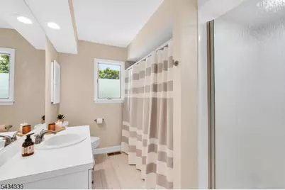 15 Saint Andrews Ln, Clinton Township, NJ 08801 - Photo 20