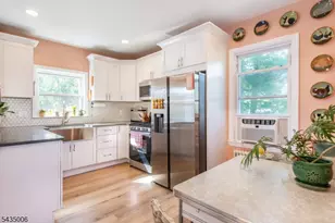 50 Jefferson Ave, Hasbrouck Heights, NJ 07604 - Photo 8