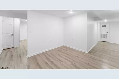 323 S Wood Ave, Linden, NJ 07036 - Photo 12