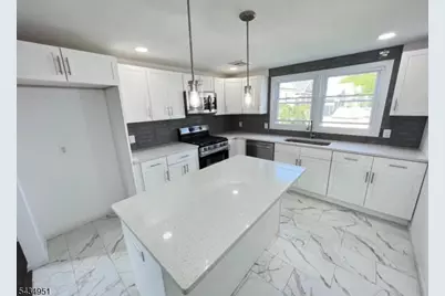 323 S Wood Ave, Linden, NJ 07036 - Photo 18