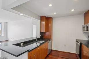 3110 City Pl, Edgewater, NJ 07020 - Photo 8