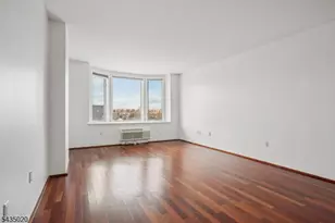 3110 City Pl, Edgewater, NJ 07020 - Photo 4