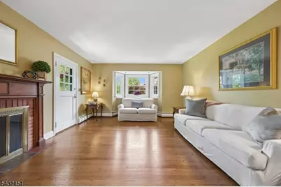 150 West End Place, Cranford Township, NJ 07016 - Photo 4