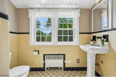 150 West End Place, Cranford Township, NJ 07016 - Photo 18