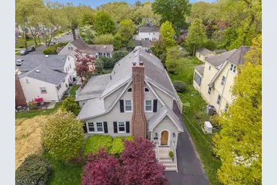 112 Severin Ct, Cranford Township, NJ 07016 - Photo 2