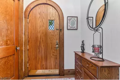 112 Severin Ct, Cranford Township, NJ 07016 - Photo 4