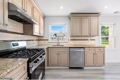 726 New Brunswick Rd, Franklin Township, NJ 08873 - Photo 4