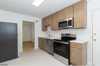 38C Troy Dr #C, Springfield, NJ 07081 - Photo 2