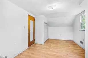 5 Oakwood Terrace, Bloomingdale, NJ 07403 - Photo 16