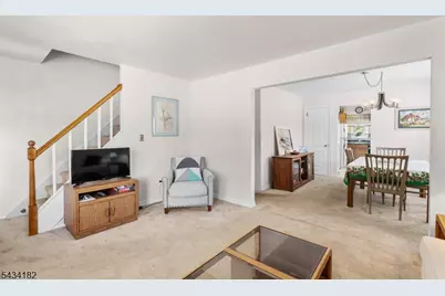 5 Oakwood Ter, Bloomingdale, NJ 07403 - Photo 6