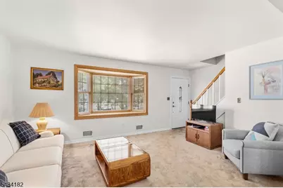 5 Oakwood Ter, Bloomingdale, NJ 07403 - Photo 4