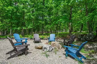 37 Green Rd, Sparta Township, NJ 07871 - Photo 12