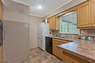 12 Dogwood Dr, Chester, NJ 07930 - Photo 8