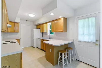 45 Kearney St, Dover, NJ 07801 - Photo 8