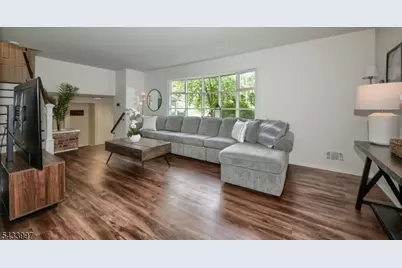42 Stirling Ln, Wayne, NJ 07470 - Photo 6
