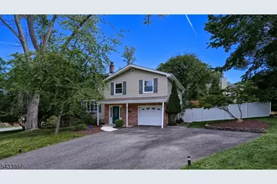 42 Stirling Ln, Wayne, NJ 07470 - Photo 2