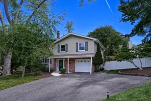 42 Stirling Ln, Wayne, NJ 07470 - Photo 2