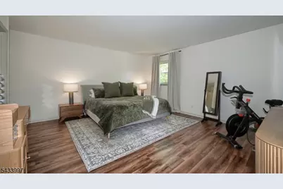 42 Stirling Ln, Wayne, NJ 07470 - Photo 16