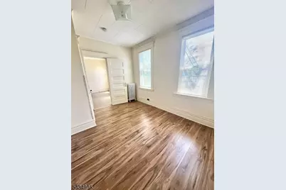 16 Stuyvesant Ave #2R, Newark, NJ 07106 - Photo 4