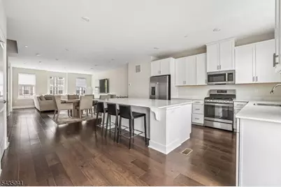 3 Coogan Ct, Morris Plains, NJ 07950 - Photo 2