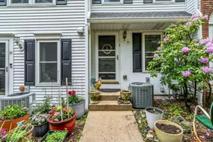 11 Colonial Ct, High Bridge, NJ 08829 - Photo 2