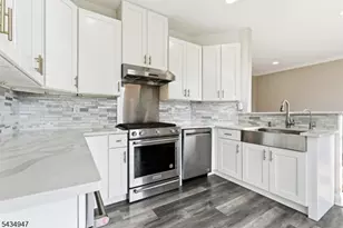 96 Magellan Way, Franklin Township, NJ 08823 - Photo 14