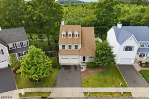 96 Magellan Way, Franklin Township, NJ 08823 - Photo 2