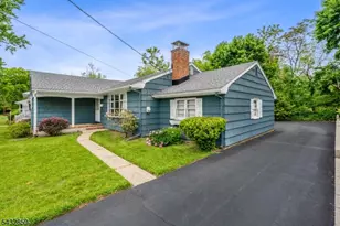 300 Arnold Ave, North Plainfield, NJ 07063 - Photo 2