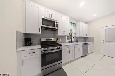216 N Maple Ave, East Orange, NJ 07017 - Photo 10