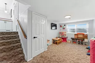 841 Colonial Arms Rd, Union Township, NJ 07083 - Photo 16