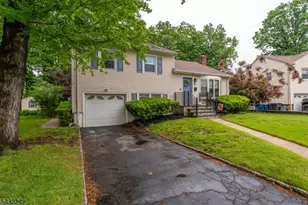 841 Colonial Arms Rd, Union Township, NJ 07083 - Photo 2