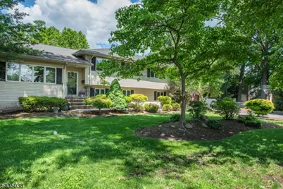 111 McKinley Ave, East Hanover Township, NJ 07936 - Photo 2